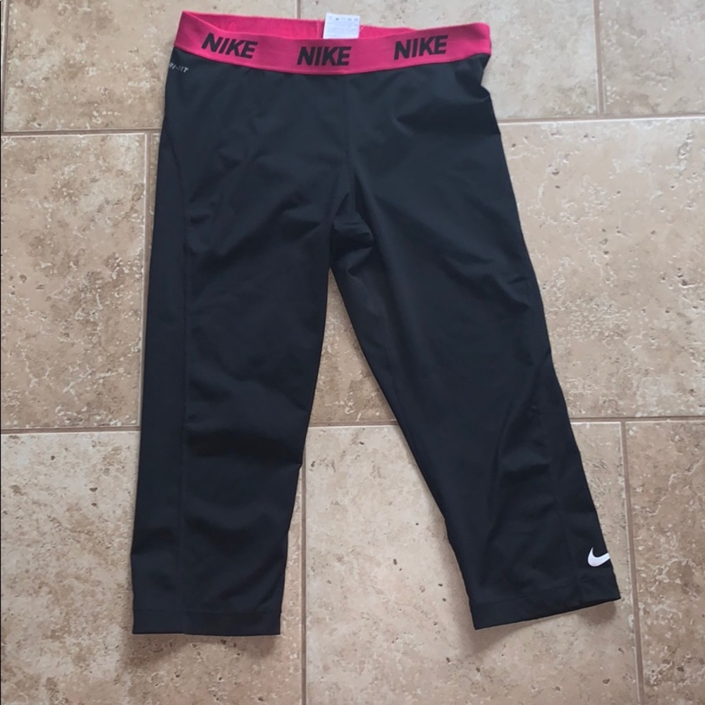 Nike workout capris